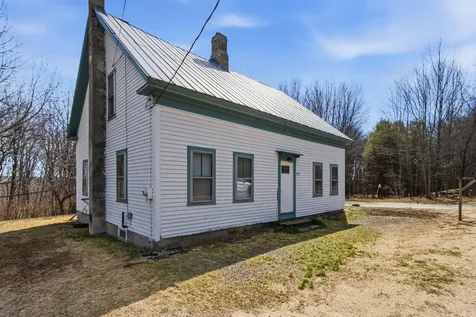 982 King Street Oxford ME 04270