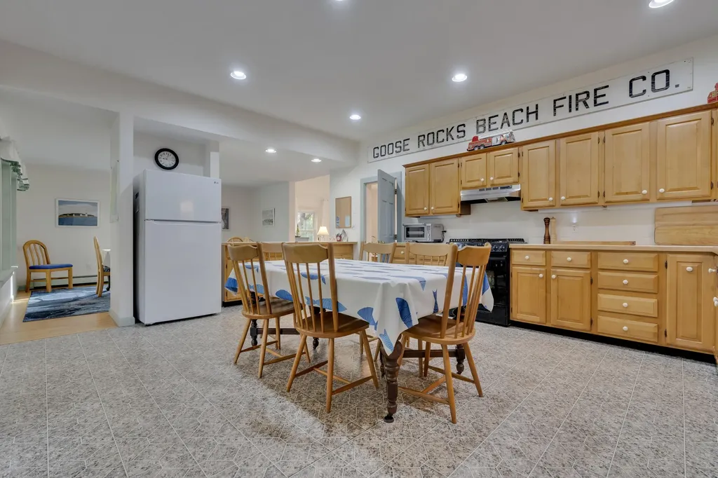 40 Wildwood Avenue Kennebunkport ME 04046