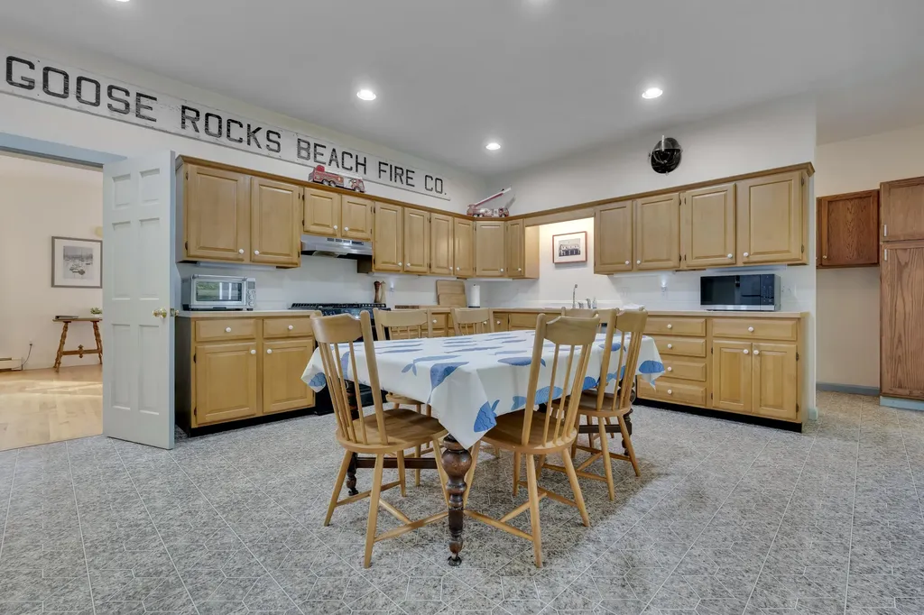40 Wildwood Avenue Kennebunkport ME 04046