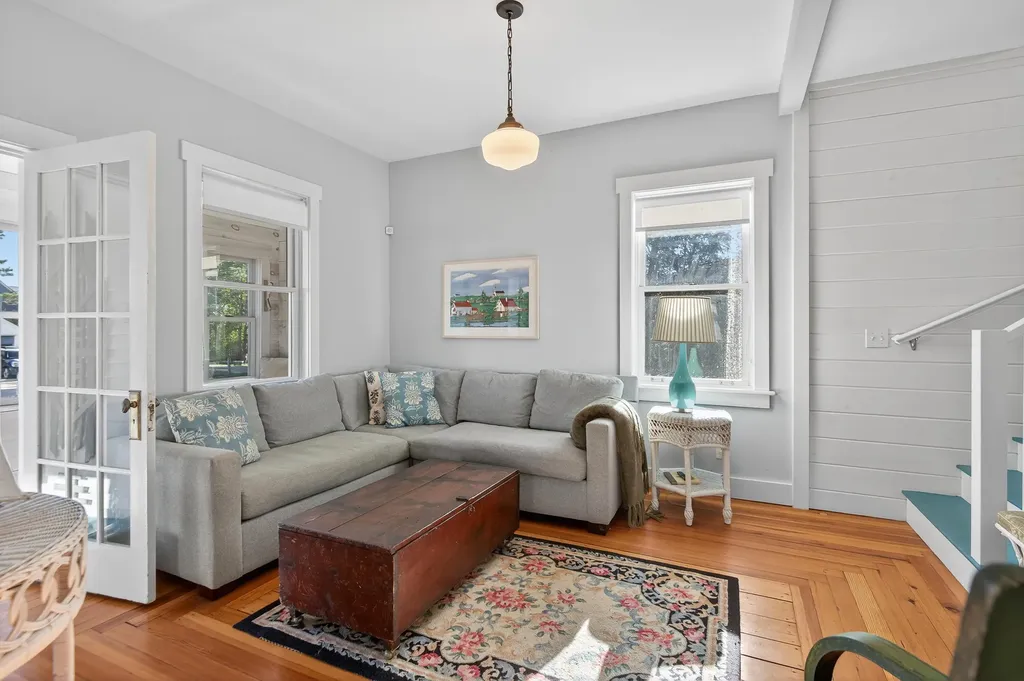 202 Two Lights Road Cape Elizabeth ME 04107