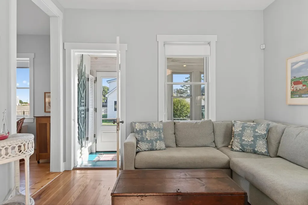 202 Two Lights Road Cape Elizabeth ME 04107