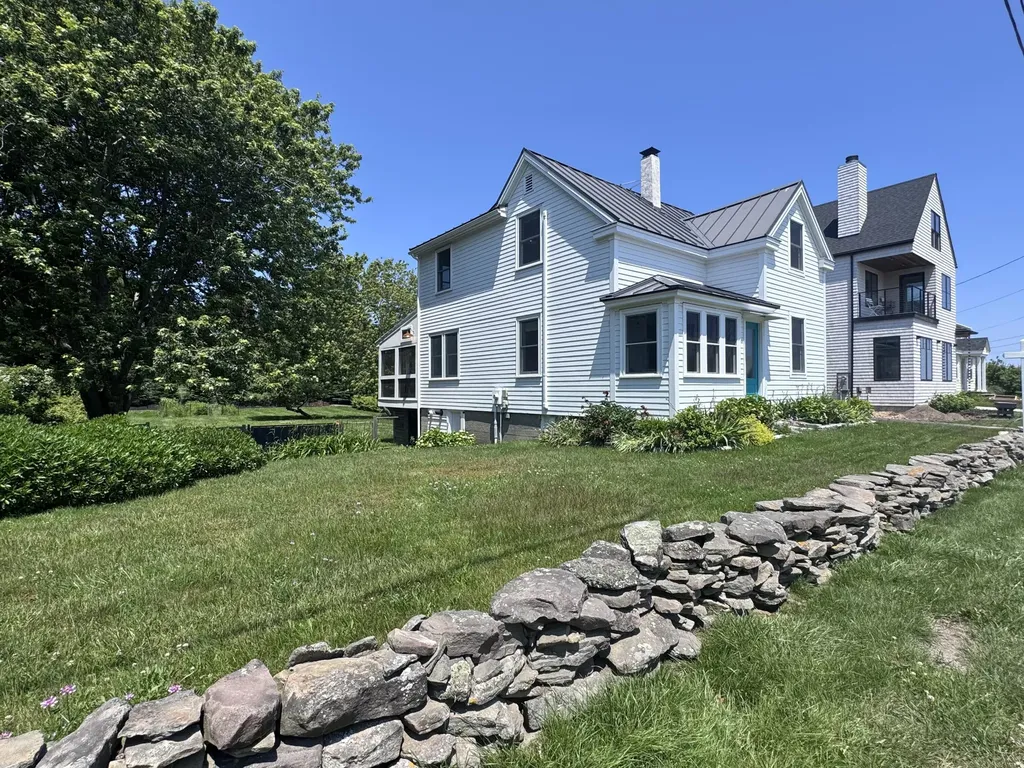 202 Two Lights Road Cape Elizabeth ME 04107