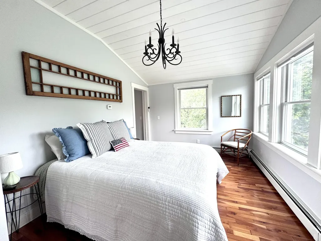 202 Two Lights Road Cape Elizabeth ME 04107