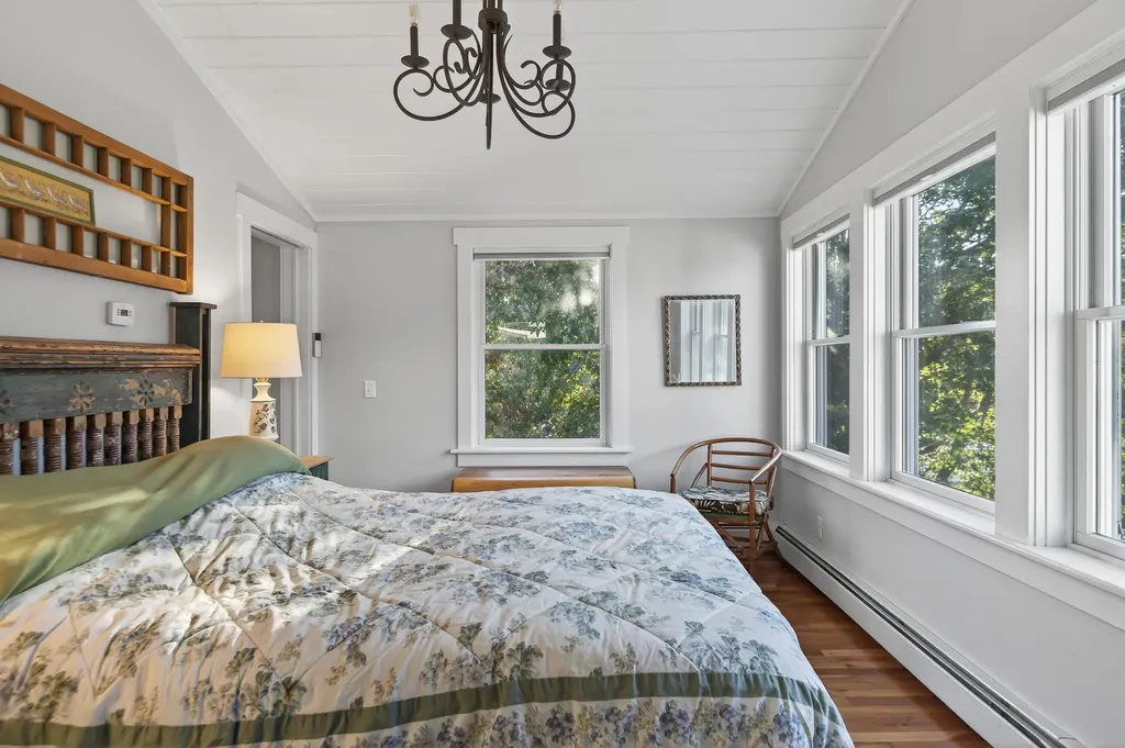 202 Two Lights Road Cape Elizabeth ME 04107