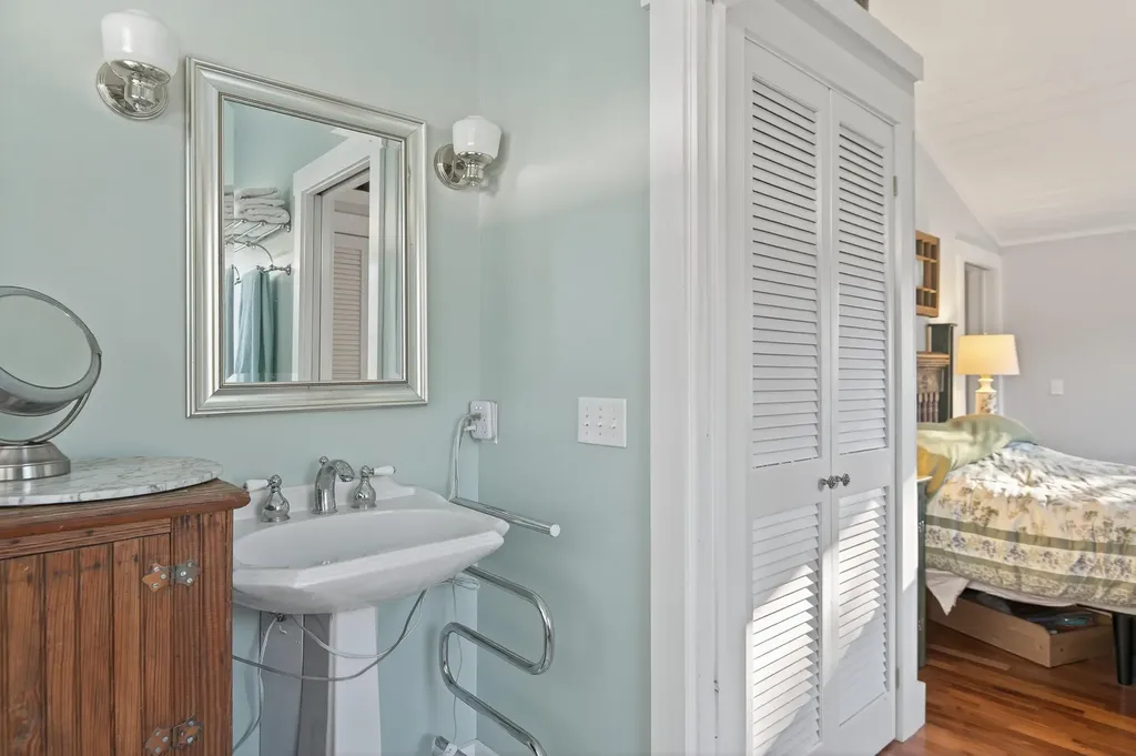 202 Two Lights Road Cape Elizabeth ME 04107