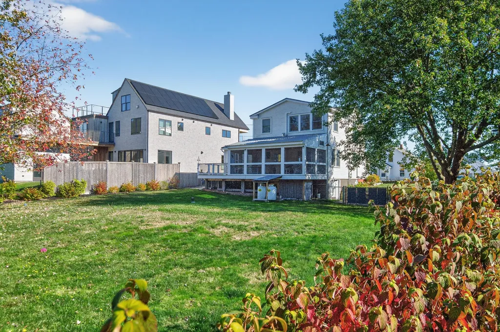 202 Two Lights Road Cape Elizabeth ME 04107