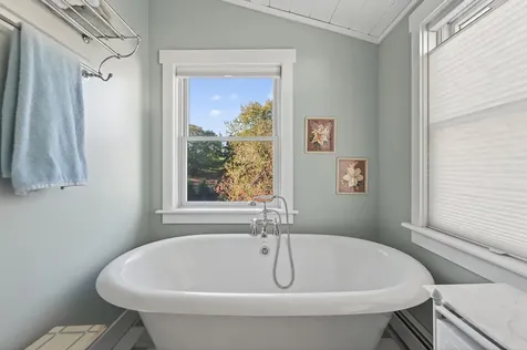 202 Two Lights Road Cape Elizabeth ME 04107