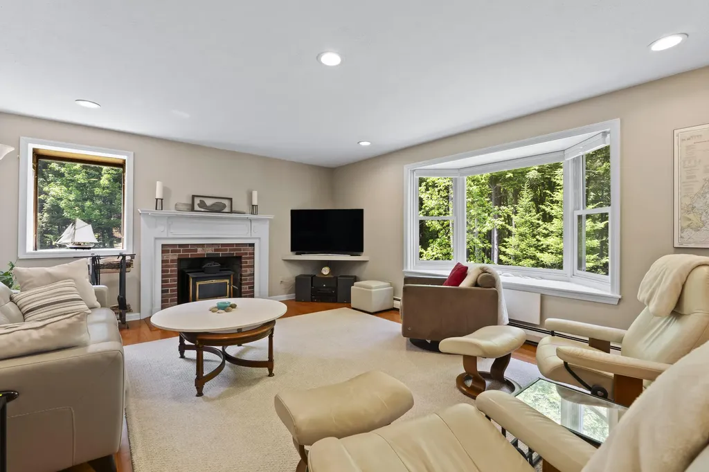 15 Harvey Brook Drive Freeport ME 04032