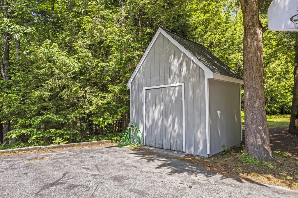 15 Harvey Brook Drive Freeport ME 04032