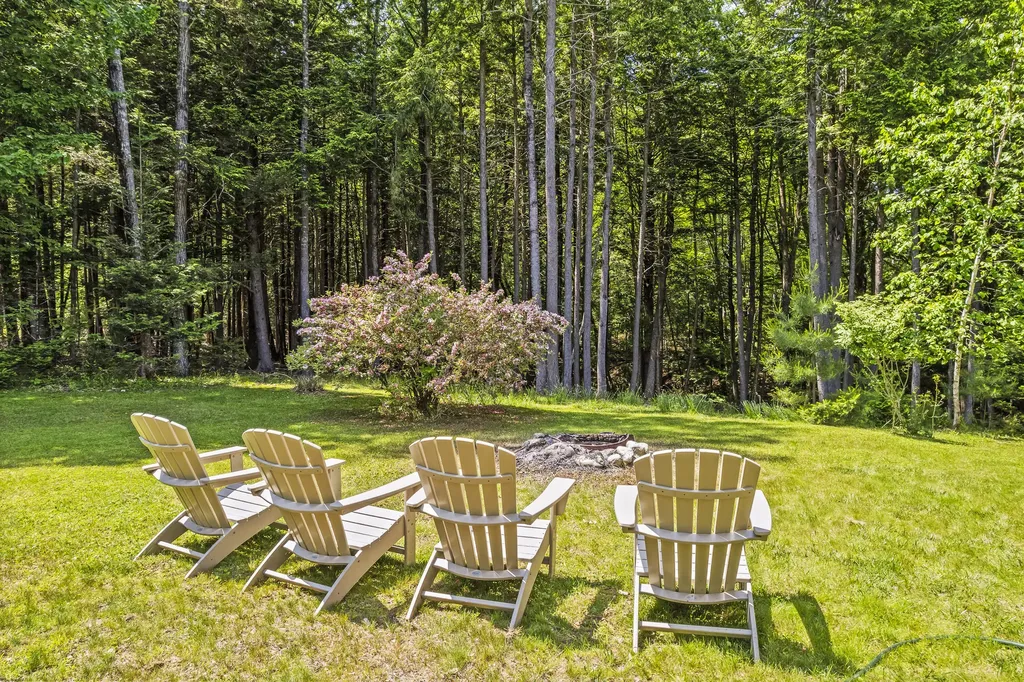 15 Harvey Brook Drive Freeport ME 04032