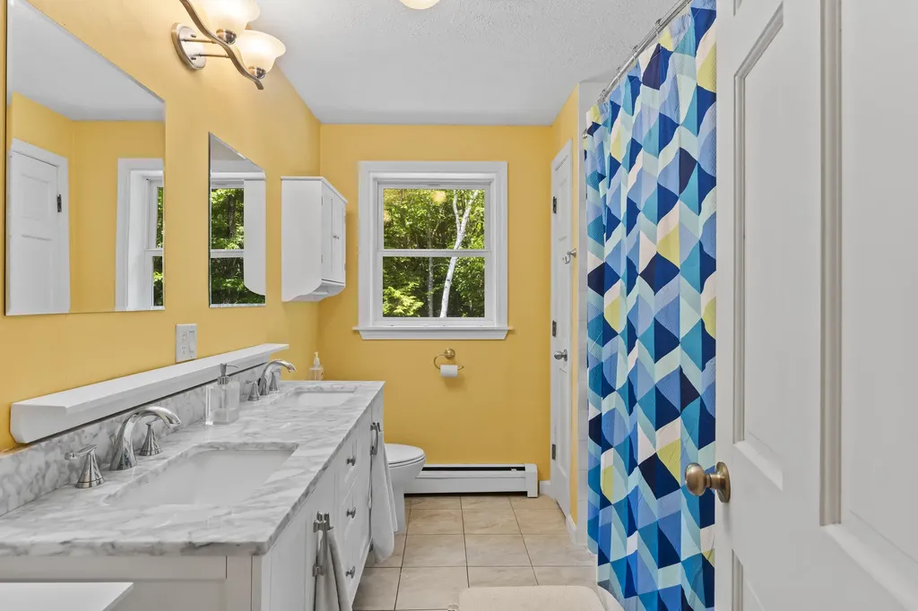 15 Harvey Brook Drive Freeport ME 04032