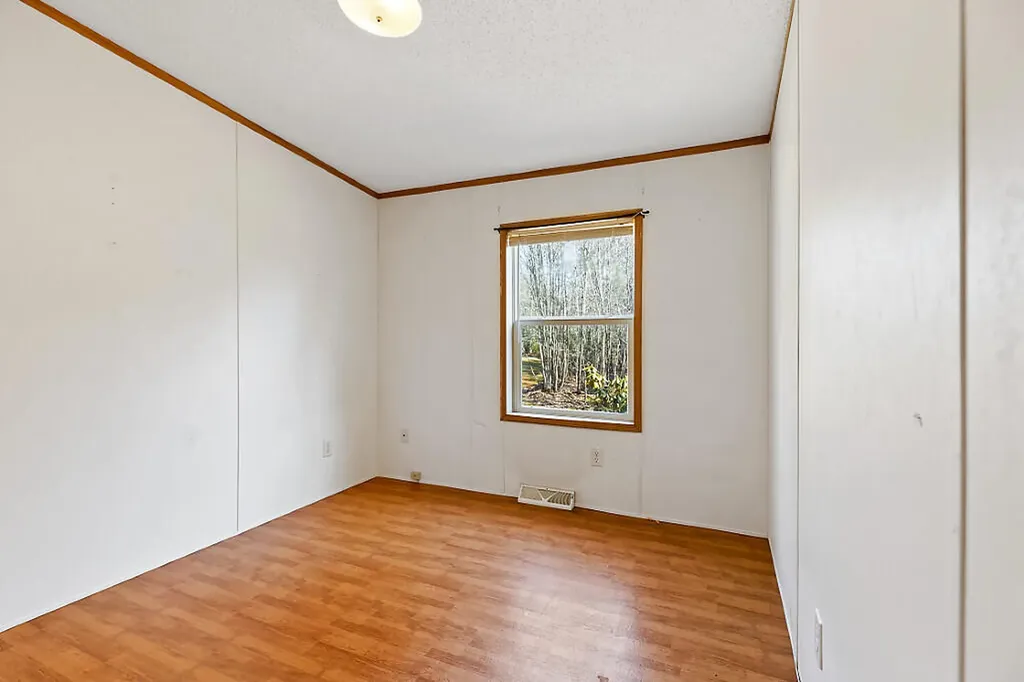 5 Forest Lane Fairfield ME 04937