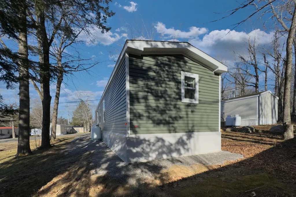970 Gardiner Road Wiscasset ME 04578