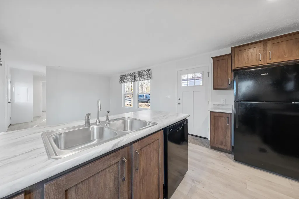 970 Gardiner Road Wiscasset ME 04578