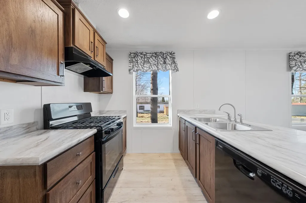 970 Gardiner Road Wiscasset ME 04578