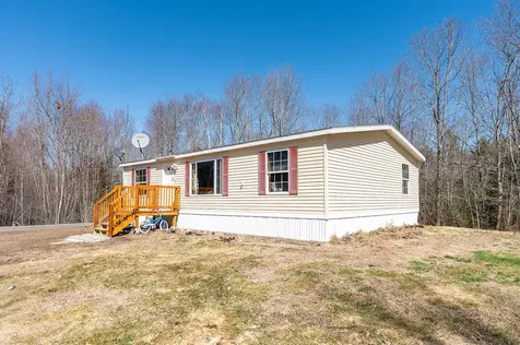 27 Saints Way Windsor ME 04363