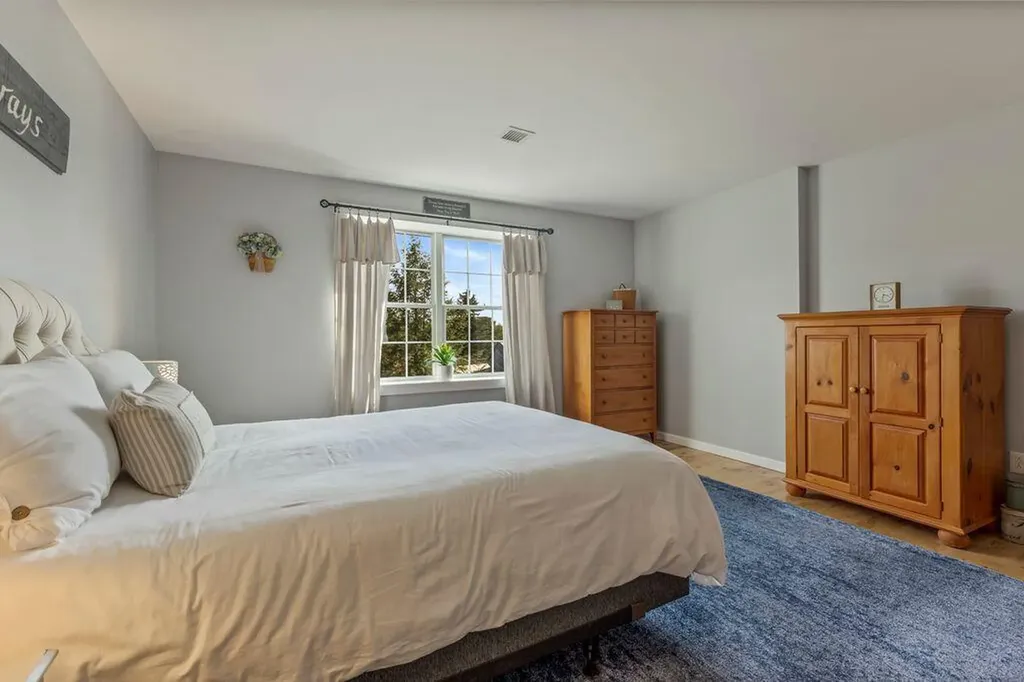 18 Laura Whitney Drive North Yarmouth ME 04097