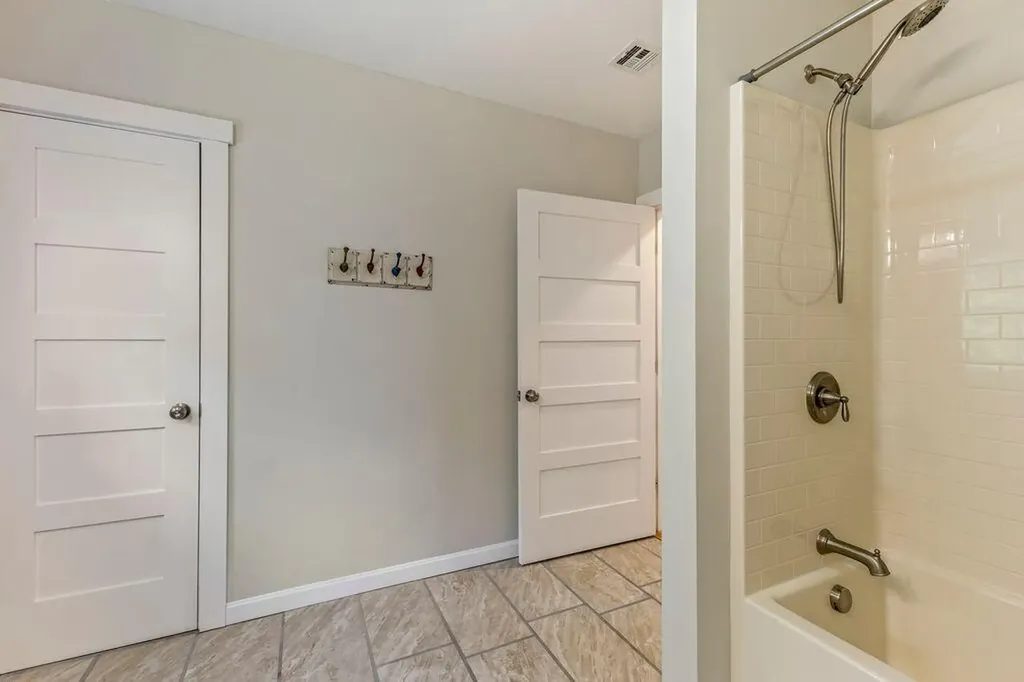 18 Laura Whitney Drive North Yarmouth ME 04097