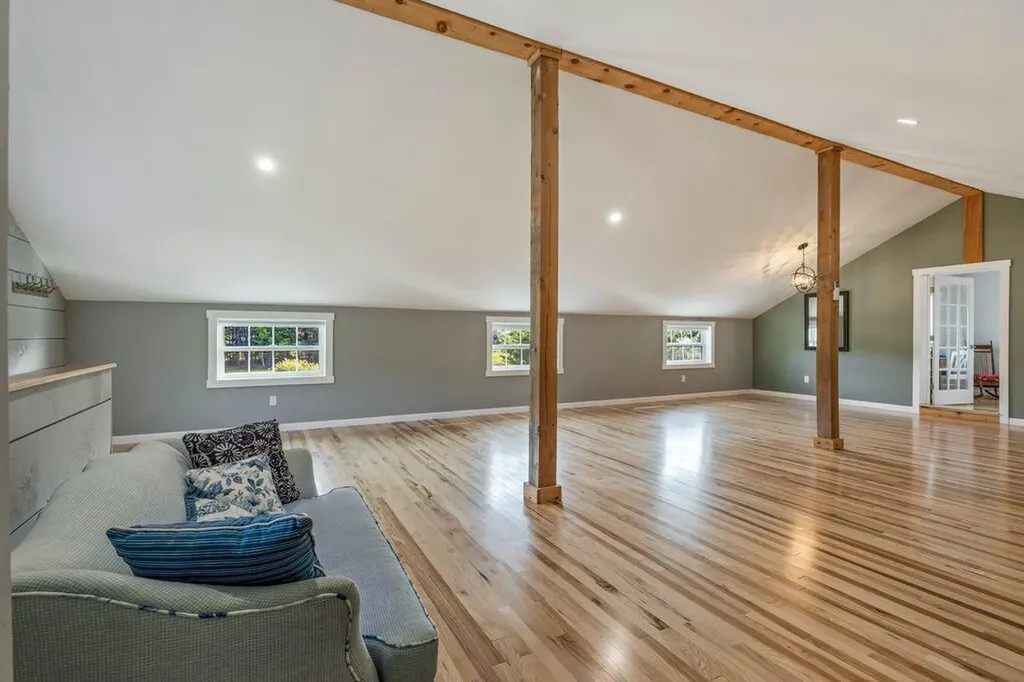 18 Laura Whitney Drive North Yarmouth ME 04097