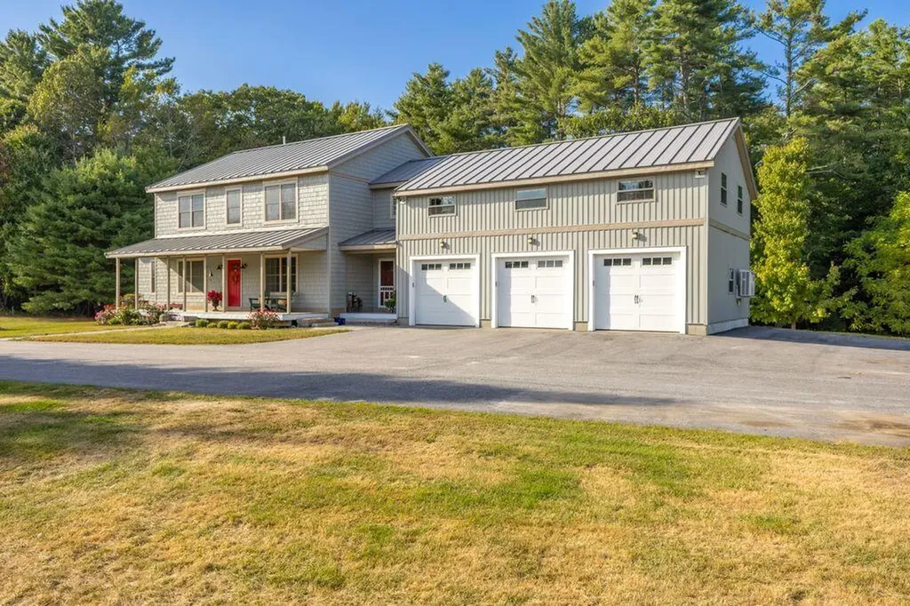 18 Laura Whitney Drive North Yarmouth ME 04097