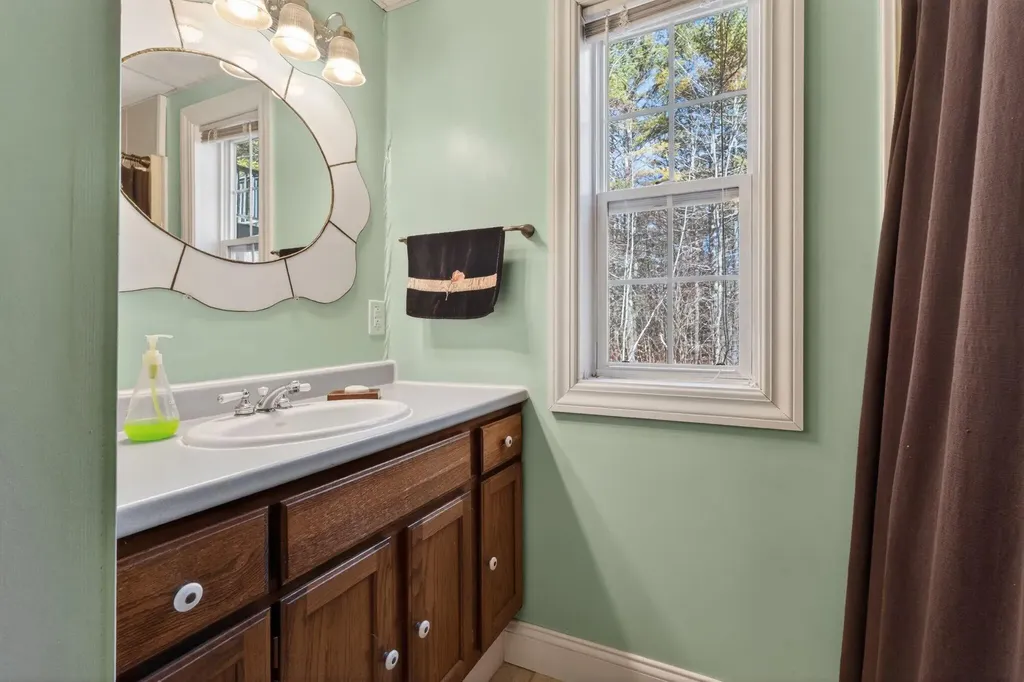 384 Pond Road Lewiston ME 04240