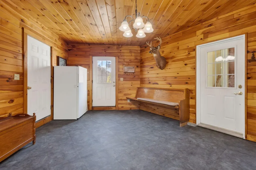 384 Pond Road Lewiston ME 04240