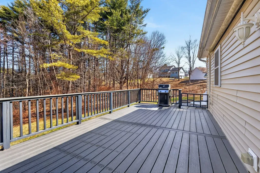 384 Pond Road Lewiston ME 04240