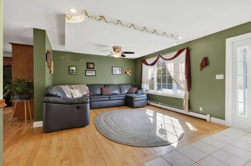 384 Pond Road Lewiston ME 04240