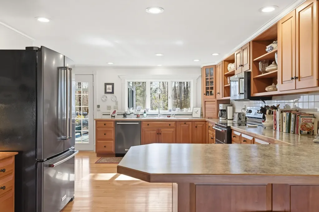 10 Longview Terrace Kennebunk ME 04043