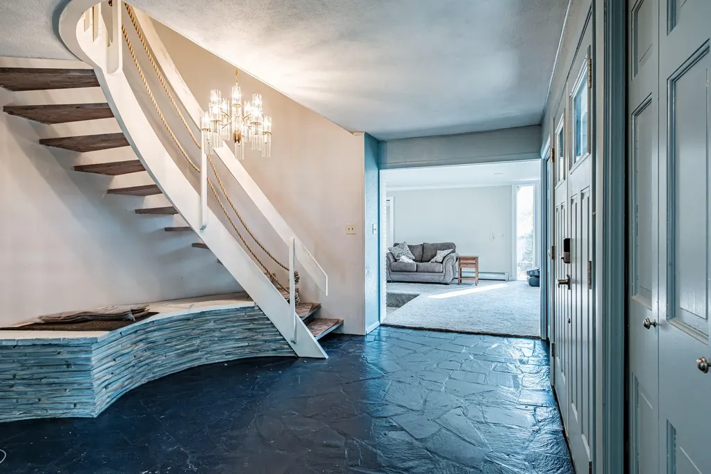 12 Sylvan Road Scarborough ME 04074