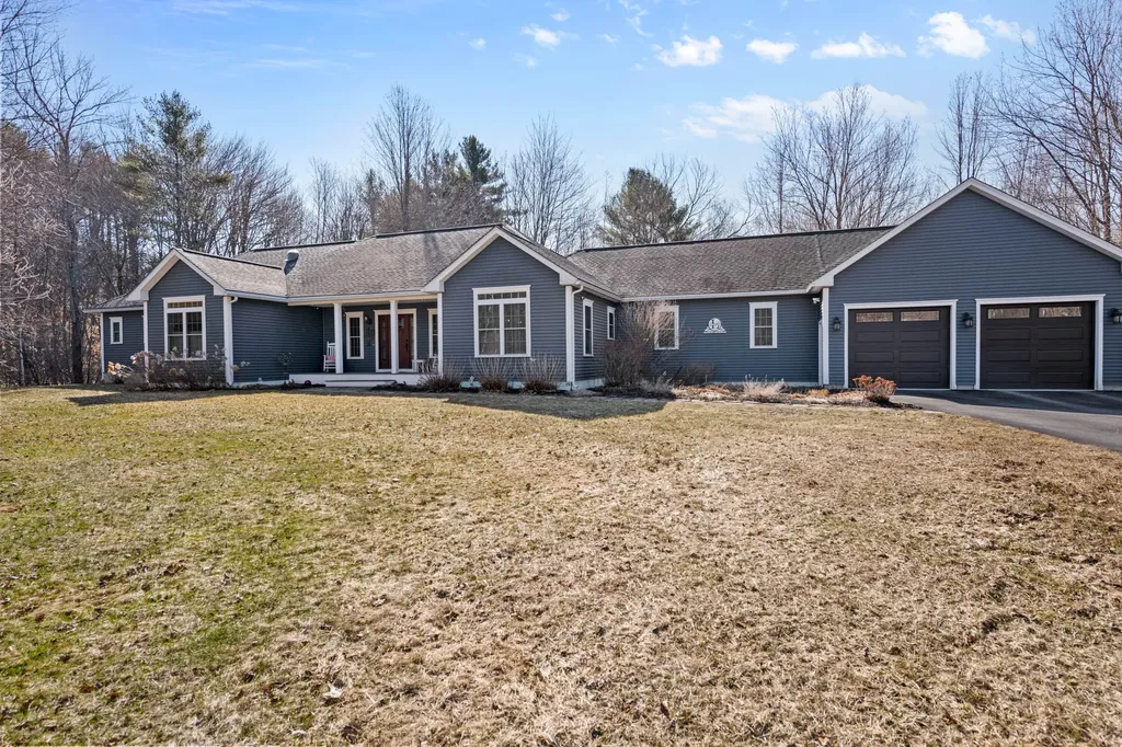 79 Charter Way Auburn ME 04210