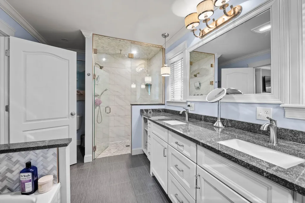 79 Charter Way Auburn ME 04210