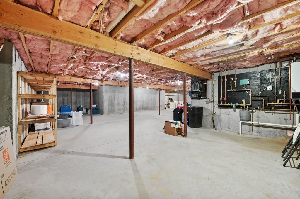 79 Charter Way Auburn ME 04210