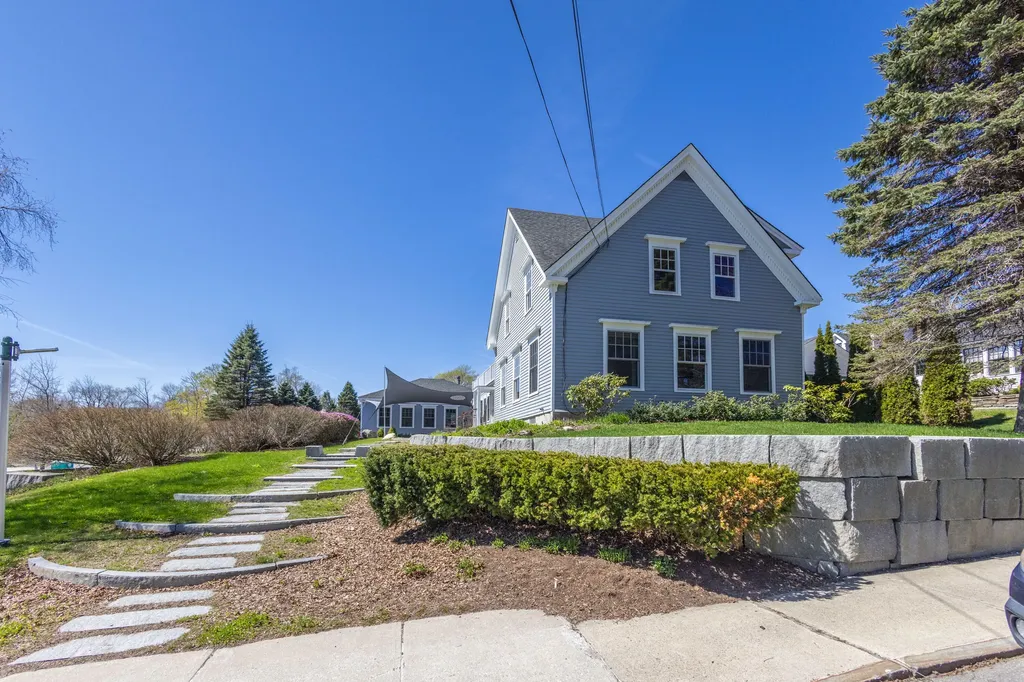 48 Washington Street Camden ME 04843