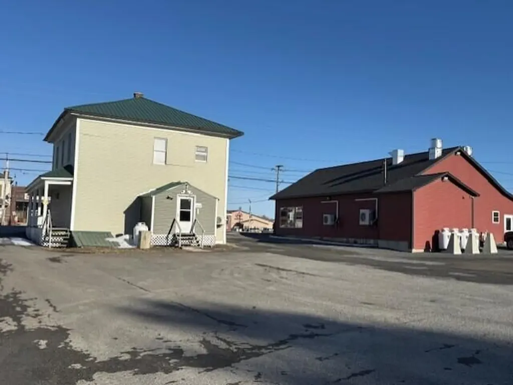 52 Main Street Mars Hill ME 04758