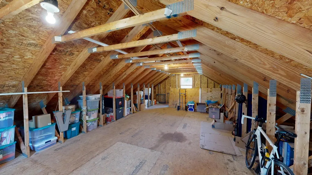 386 East Avenue Lewiston ME 04240