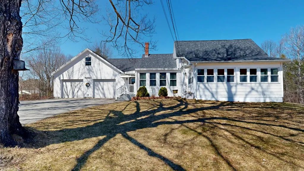 386 East Avenue Lewiston ME 04240