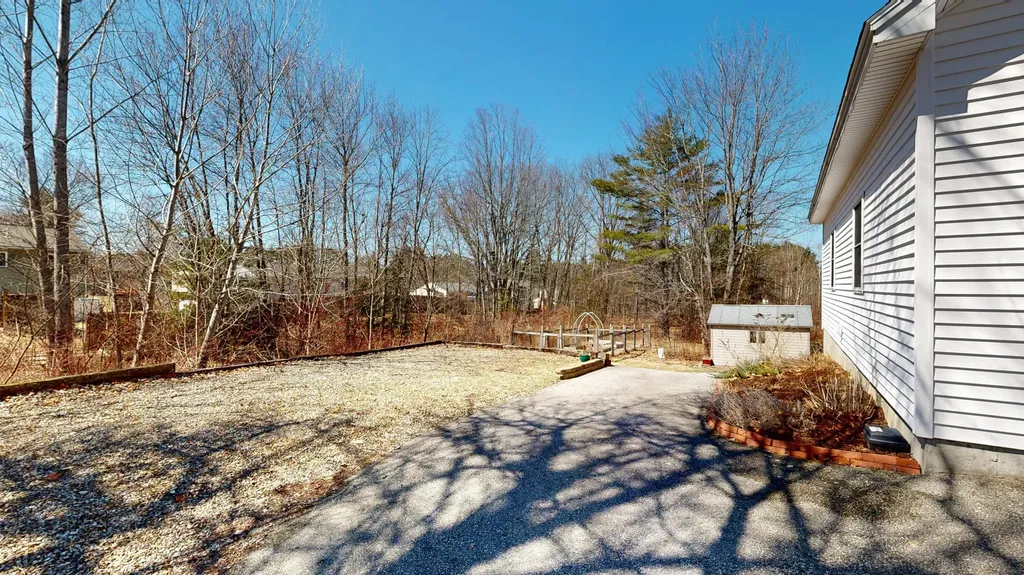 386 East Avenue Lewiston ME 04240