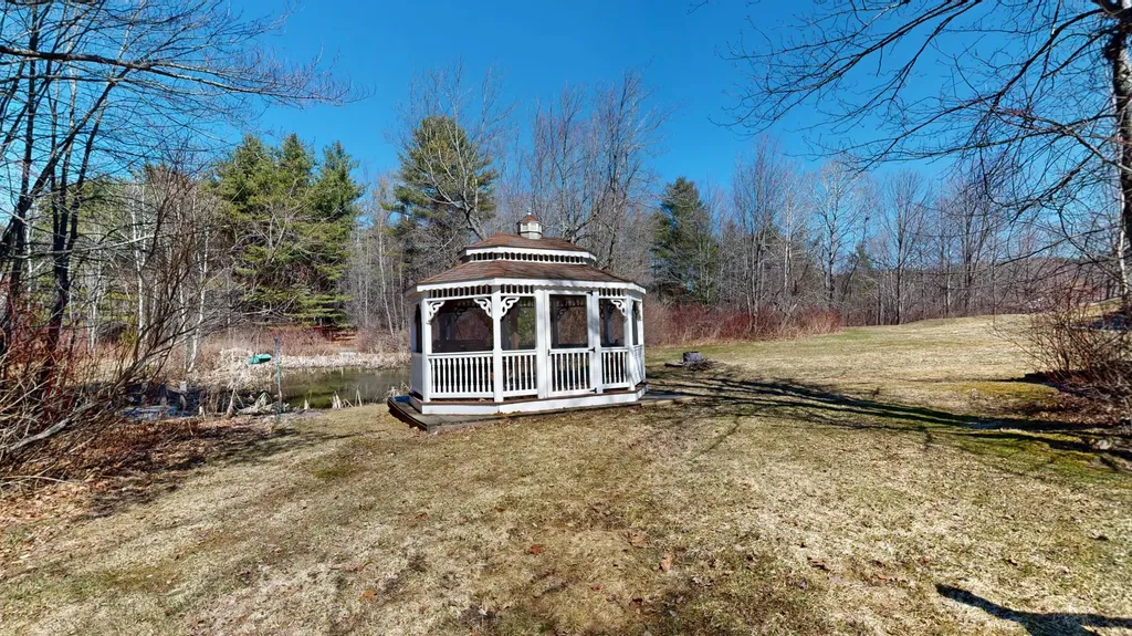 386 East Avenue Lewiston ME 04240