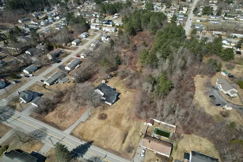 386 East Avenue Lewiston ME 04240
