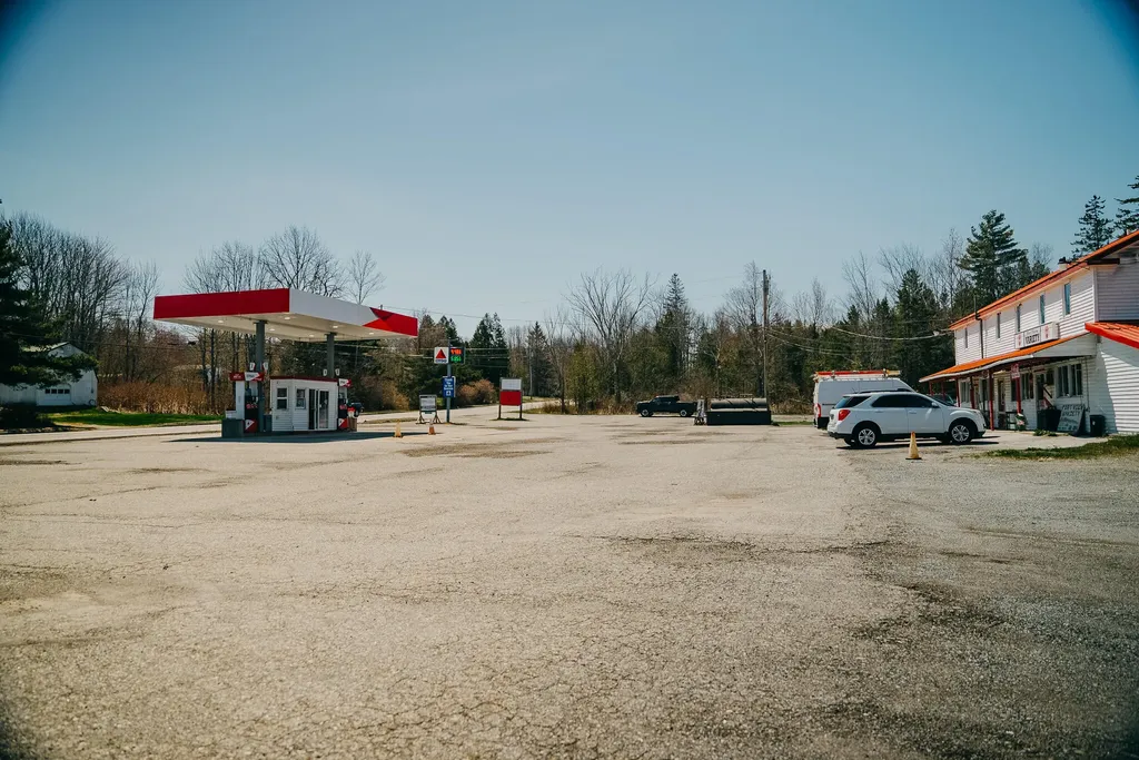87 U.s. Highway 1 Verona Island ME 04416