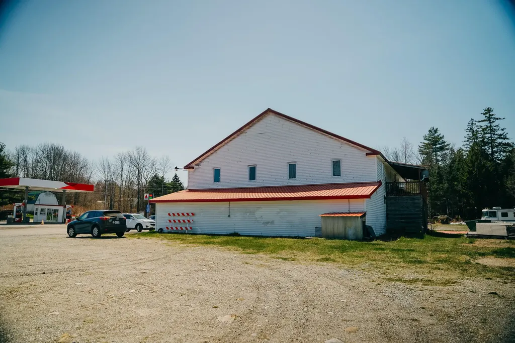 87 U.s. Highway 1 Verona Island ME 04416
