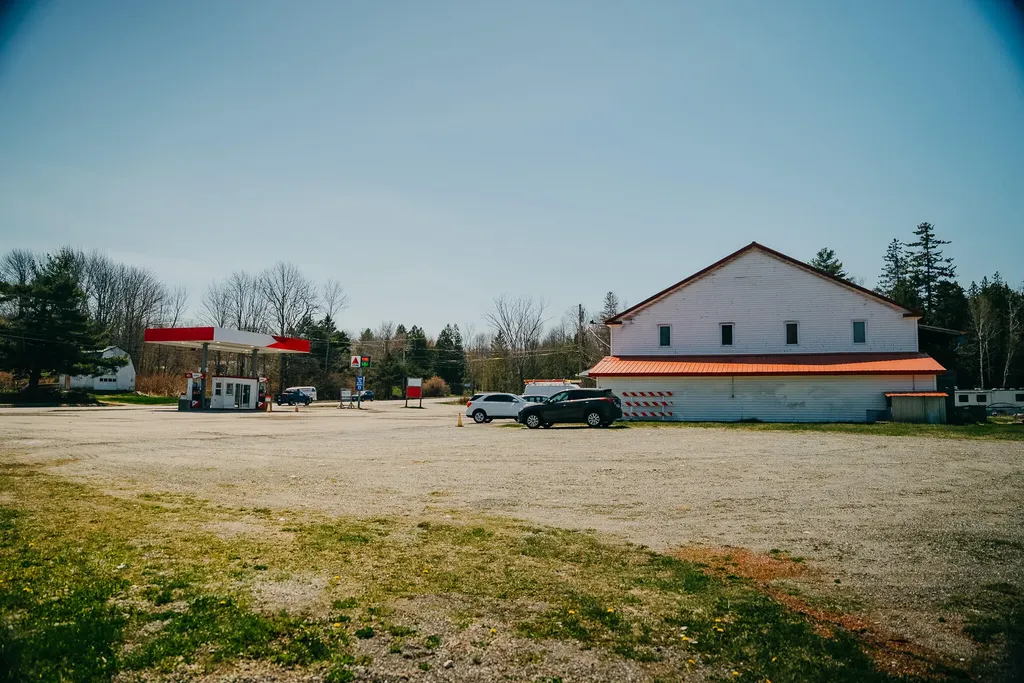 87 U.s. Highway 1 Verona Island ME 04416