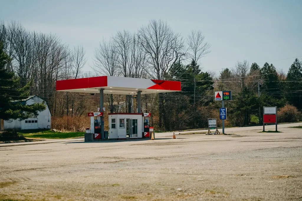 87 U.s. Highway 1 Verona Island ME 04416