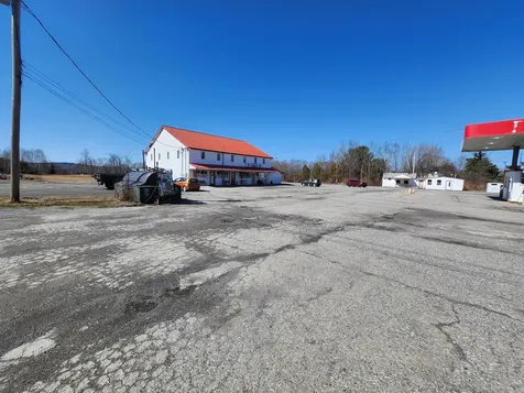 87 U.s. Highway 1 Verona Island ME 04416