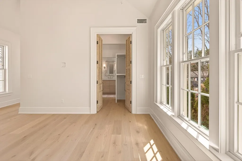 37 South Street Yarmouth ME 04096
