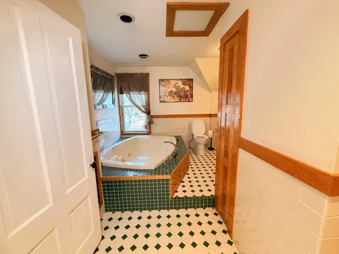 42 Old Farm Hill Auburn ME 04210
