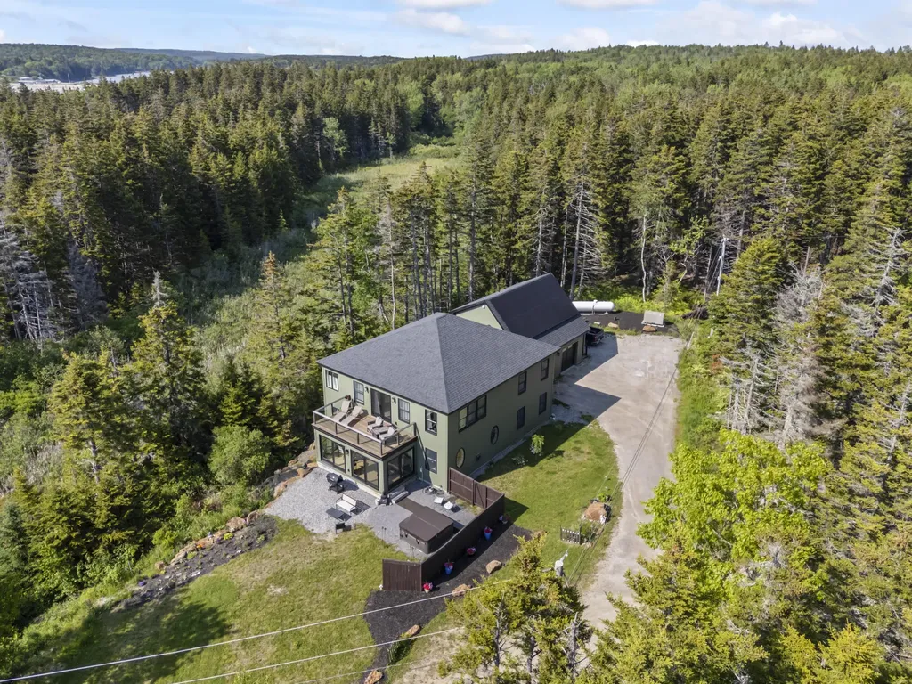 27 Seacrest Circle Phippsburg ME 04562