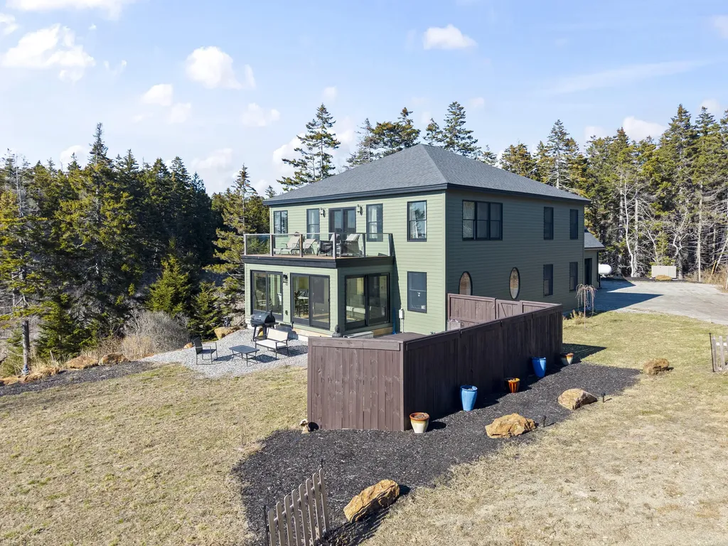 27 Seacrest Circle Phippsburg ME 04562