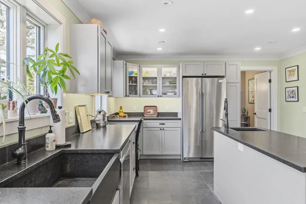 27 Seacrest Circle Phippsburg ME 04562